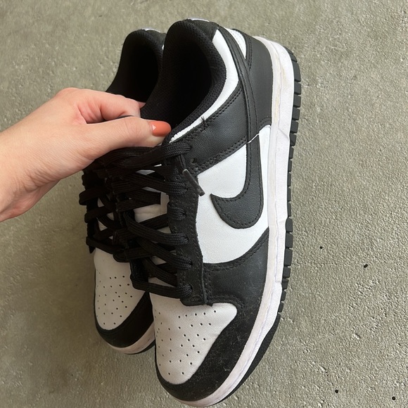 Selling these woman’s Nike Pandas - Picture 5 of 6